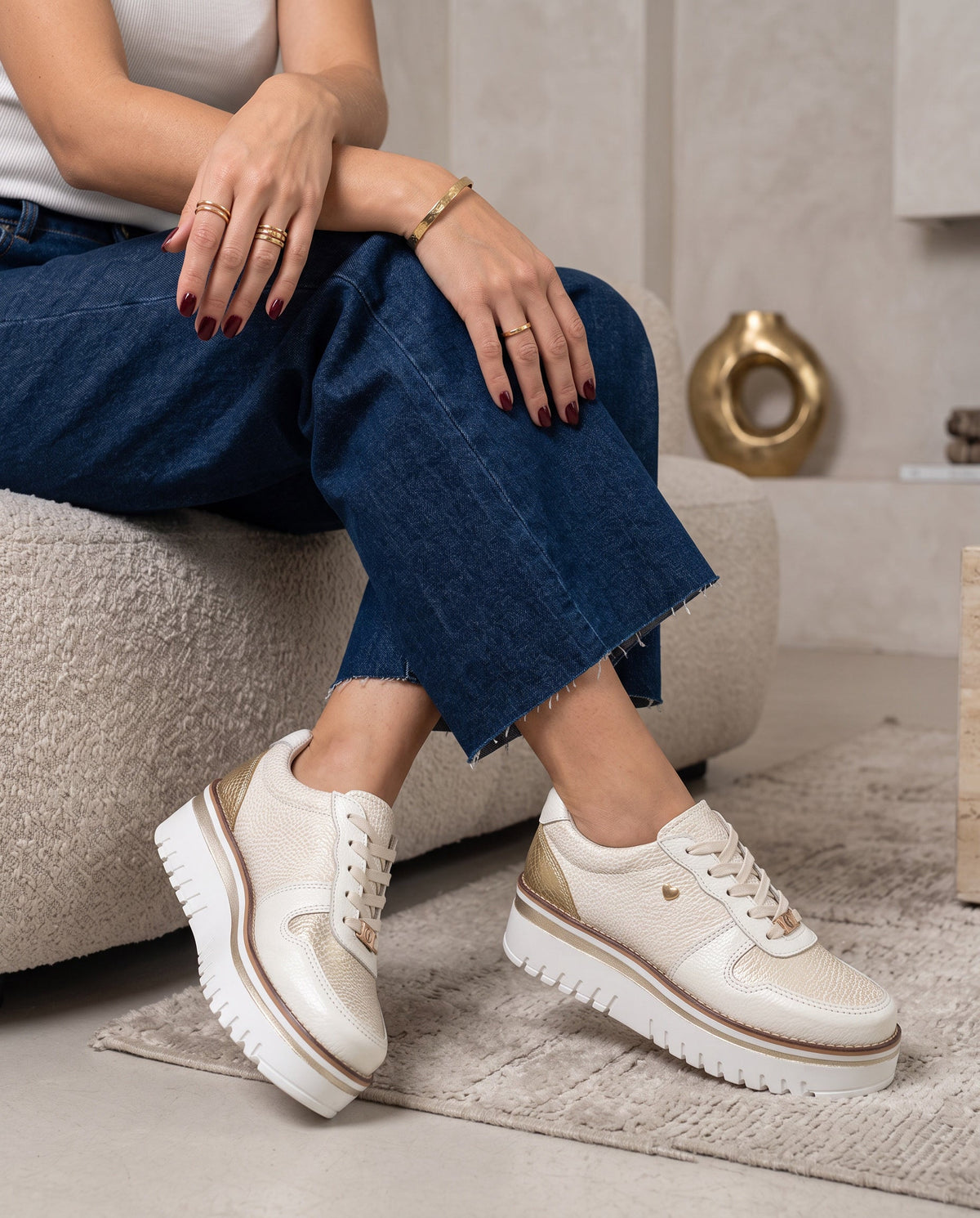 Mocasín vs. zapatilla de cuero: ¿cuál elegir según la ocasión?