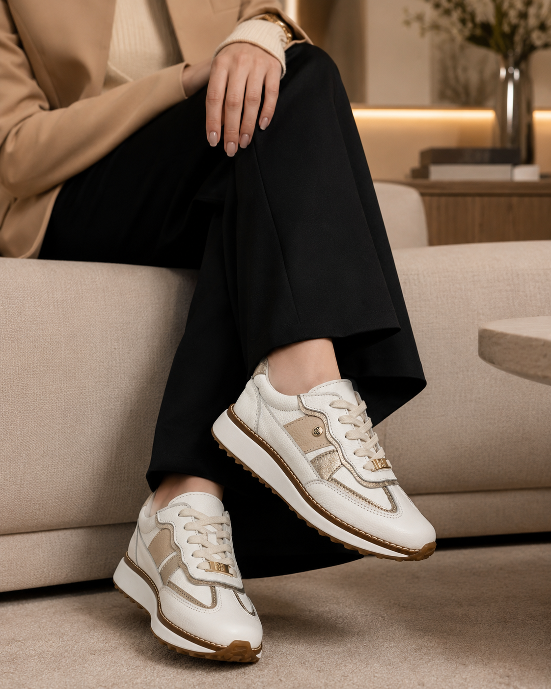 Zapatilla Sigrid Beige Cuero Mujer | Maryori López
