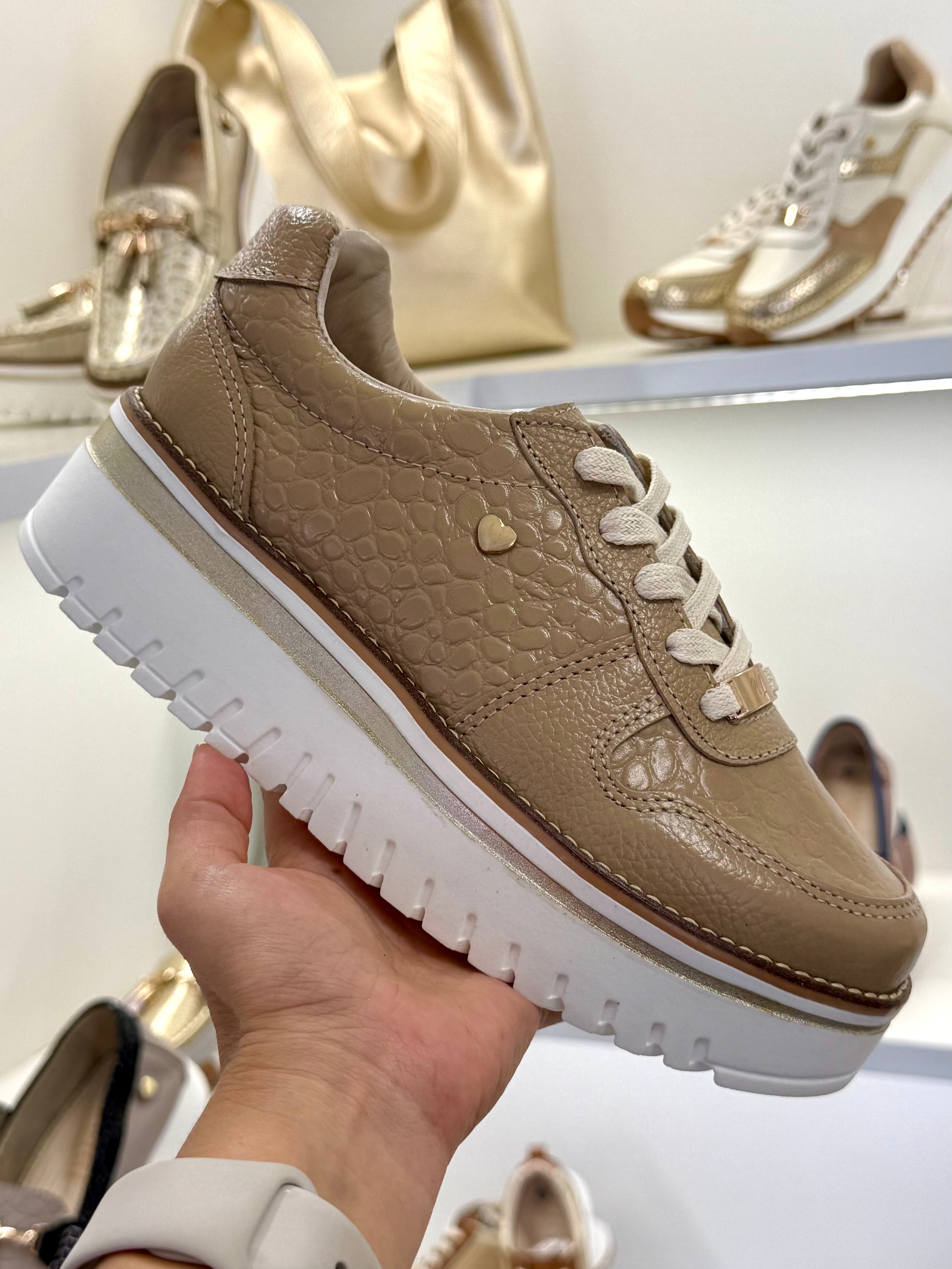 Zapatilla Riviera Beige Cuero Mujer | Maryori López