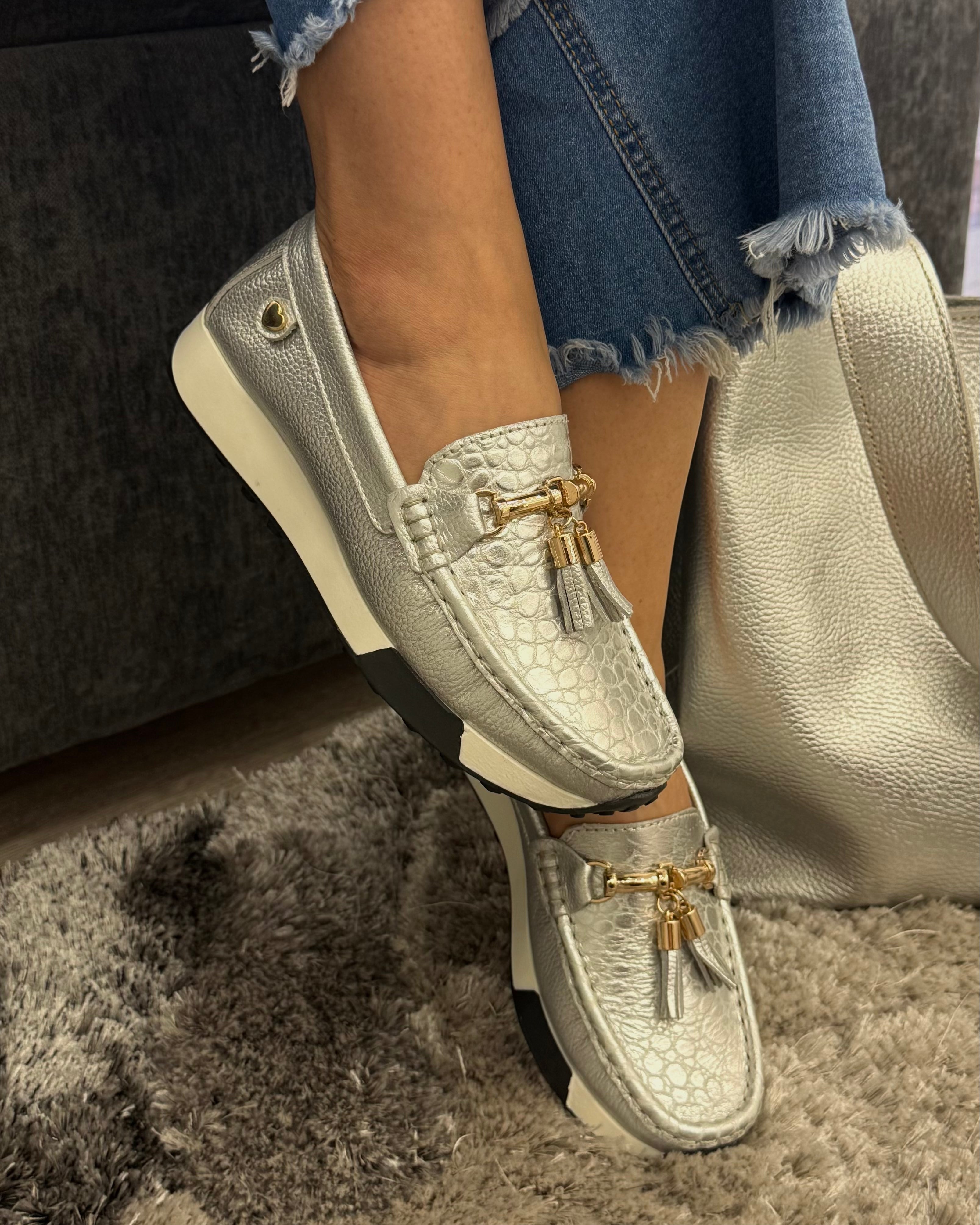 Mocasín Barbara Plateado Cuero Mujer | Maryori López