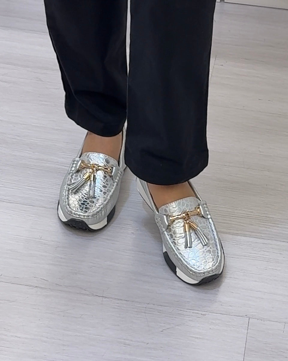 Mocasín Barbara Plateado Cuero Mujer | Maryori López