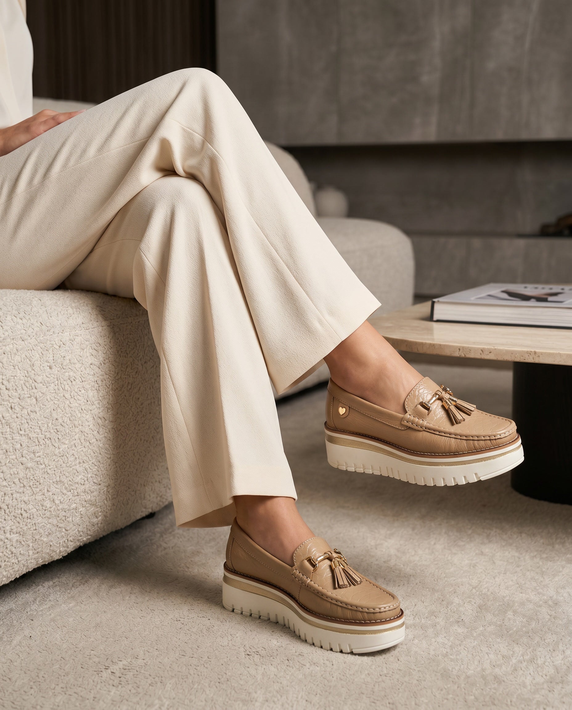 Mocasín Paola Plataforma Beige Cuero Mujer | Maryori López