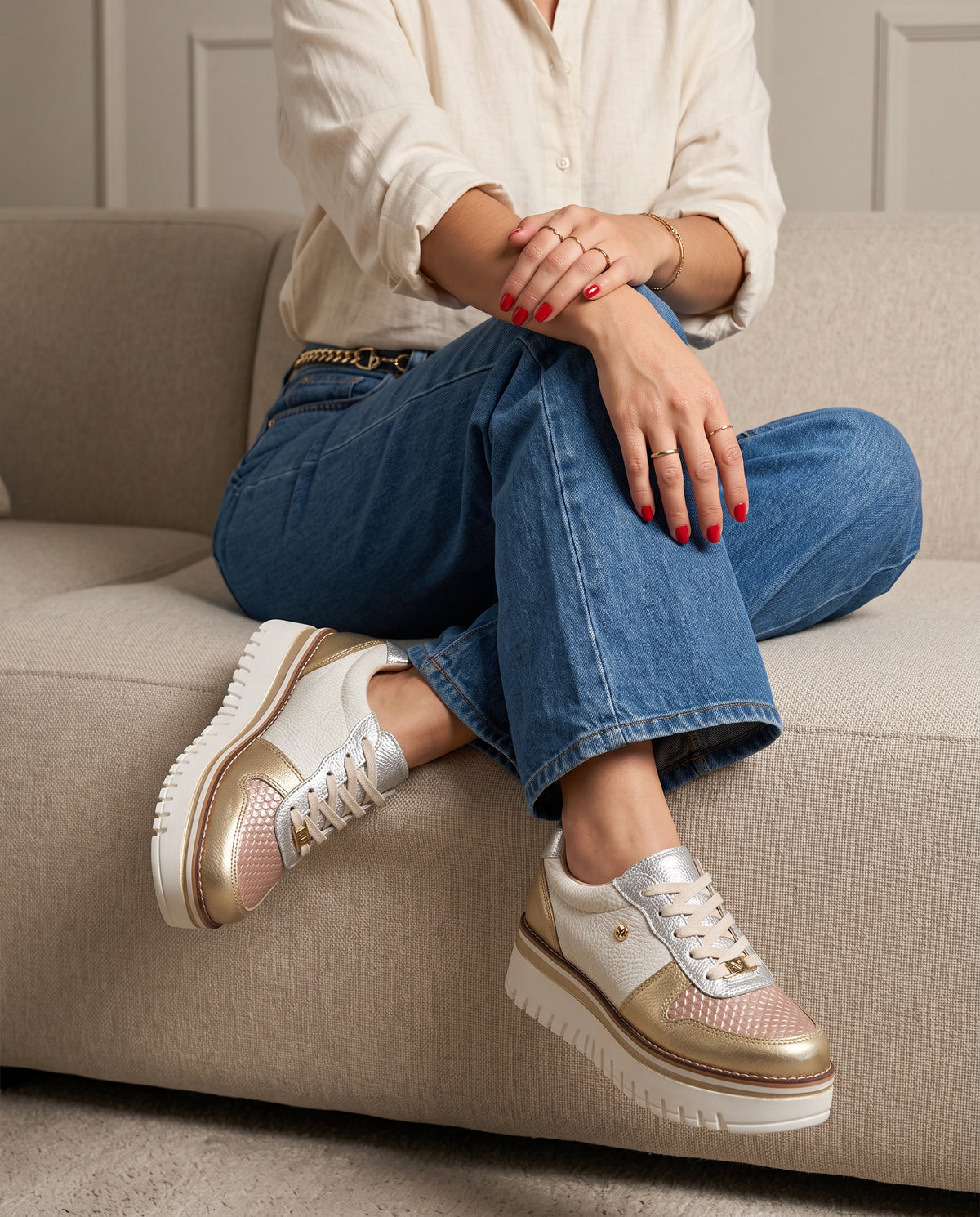Zapatilla Riviera Crema Troquelado Cuero Mujer | Maryori López