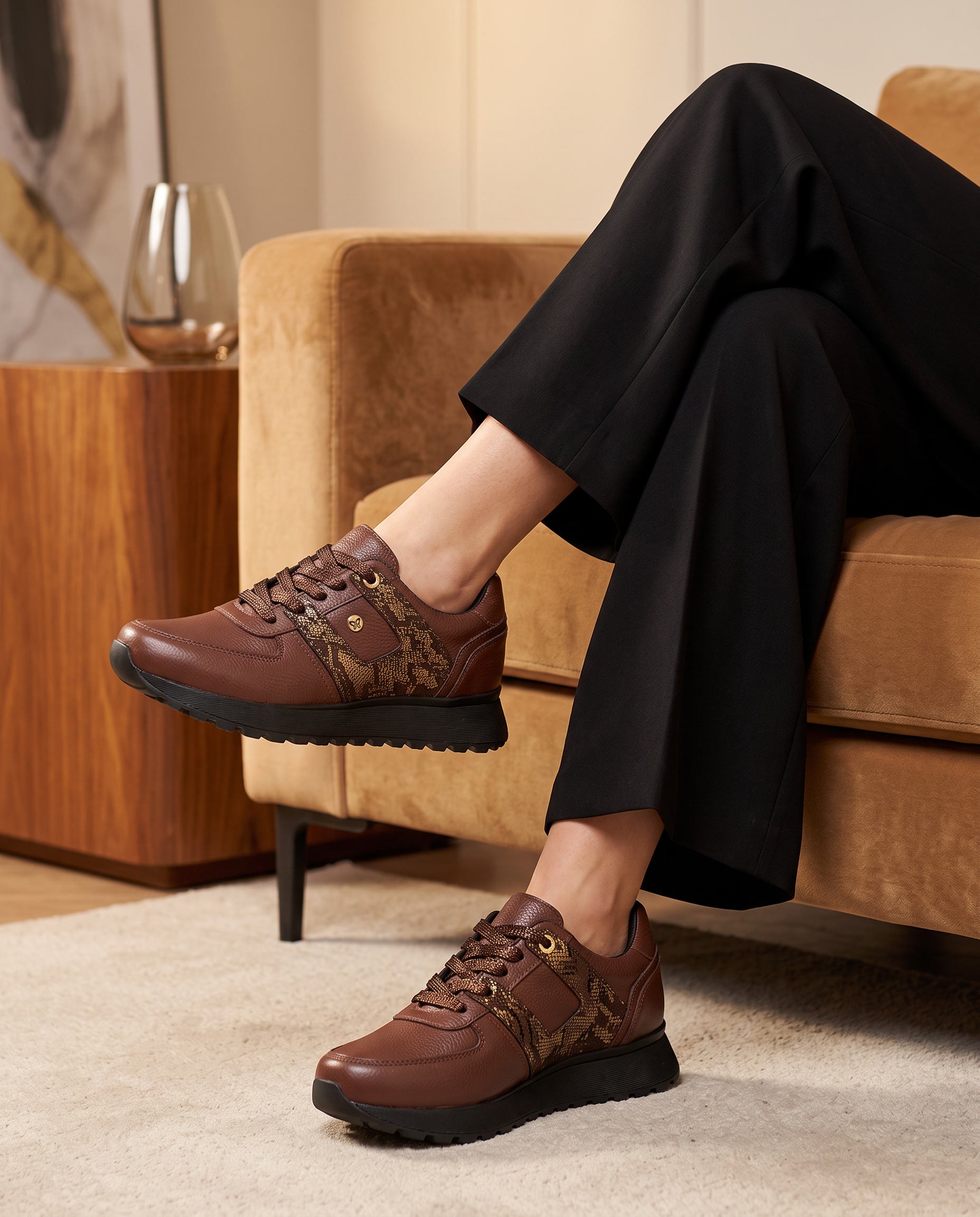 Zapatilla Anna Chocolate Cuero Mujer | Maryori López