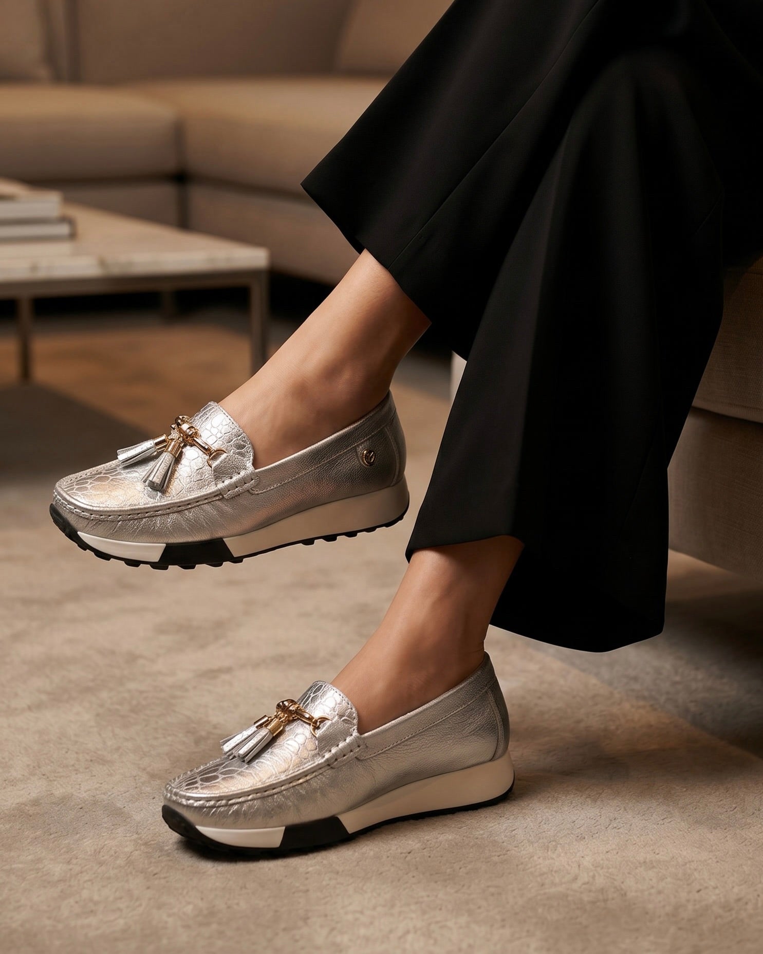 Mocasín Barbara Plateado Cuero Mujer | Maryori López