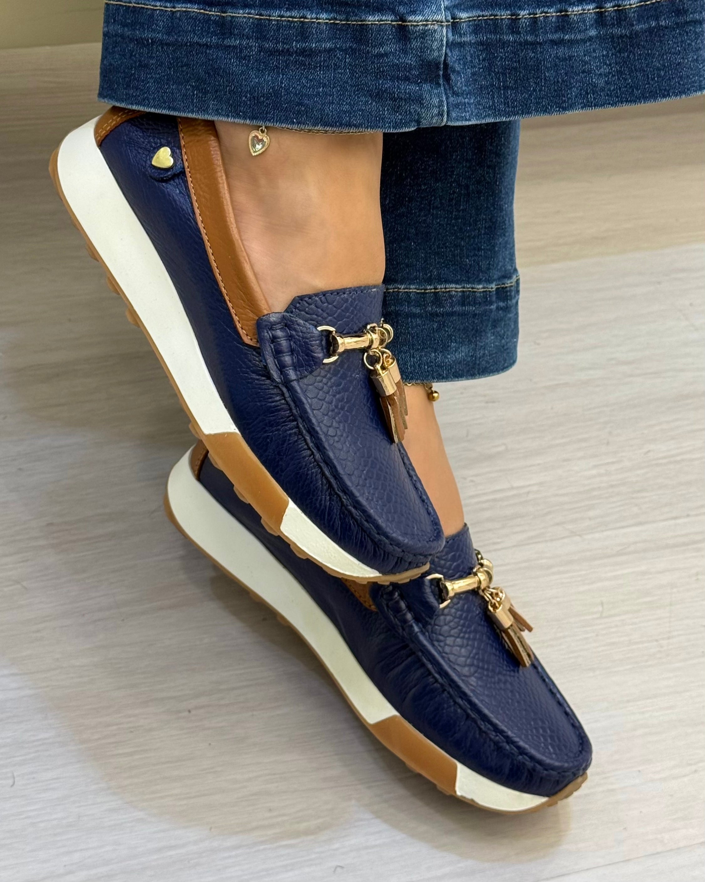 Mocasín Amalia azul camel cuero natural mujer | Maryori López