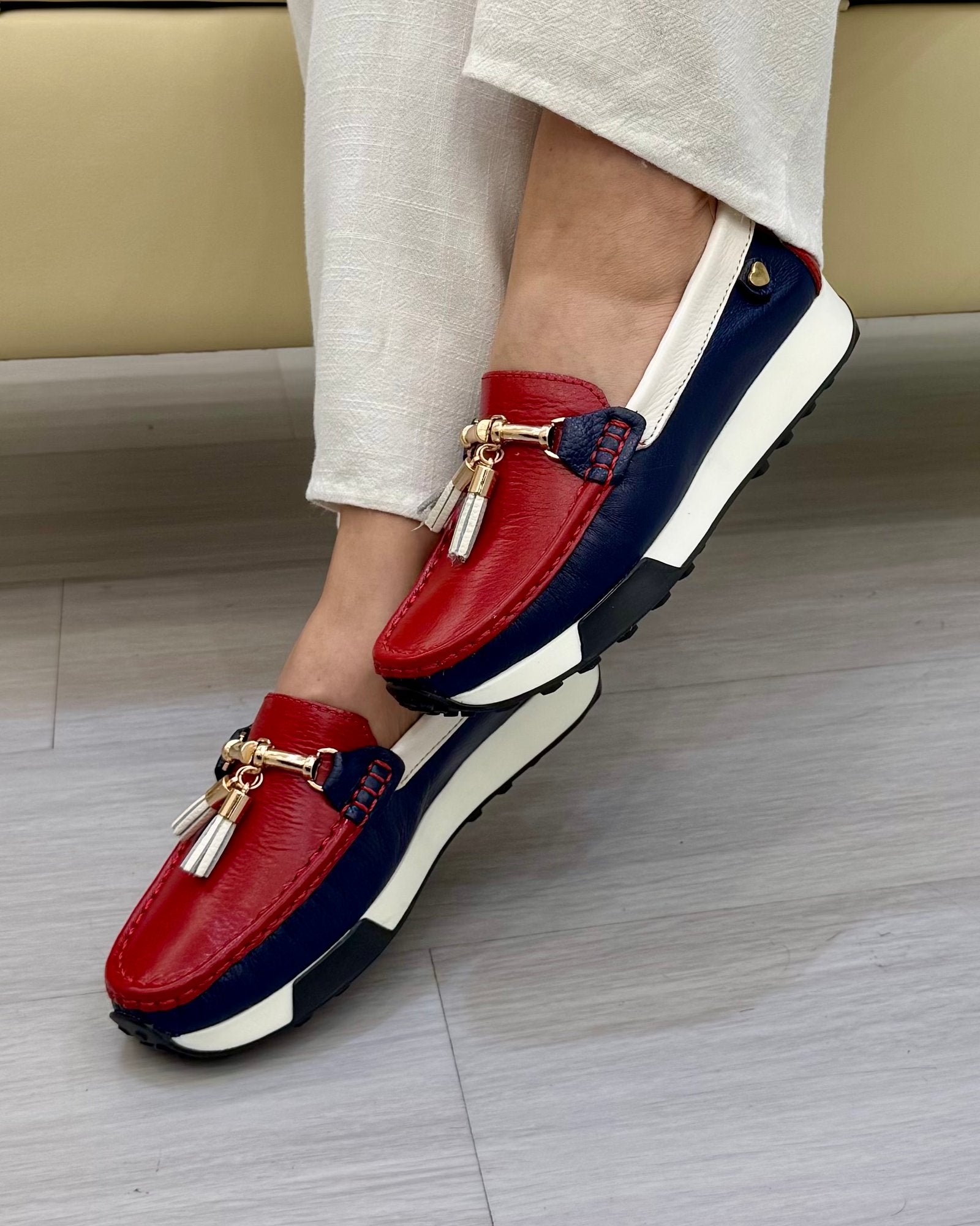 Mocasín Danielle rojo azul blanco cuero natural mujer | Maryori López