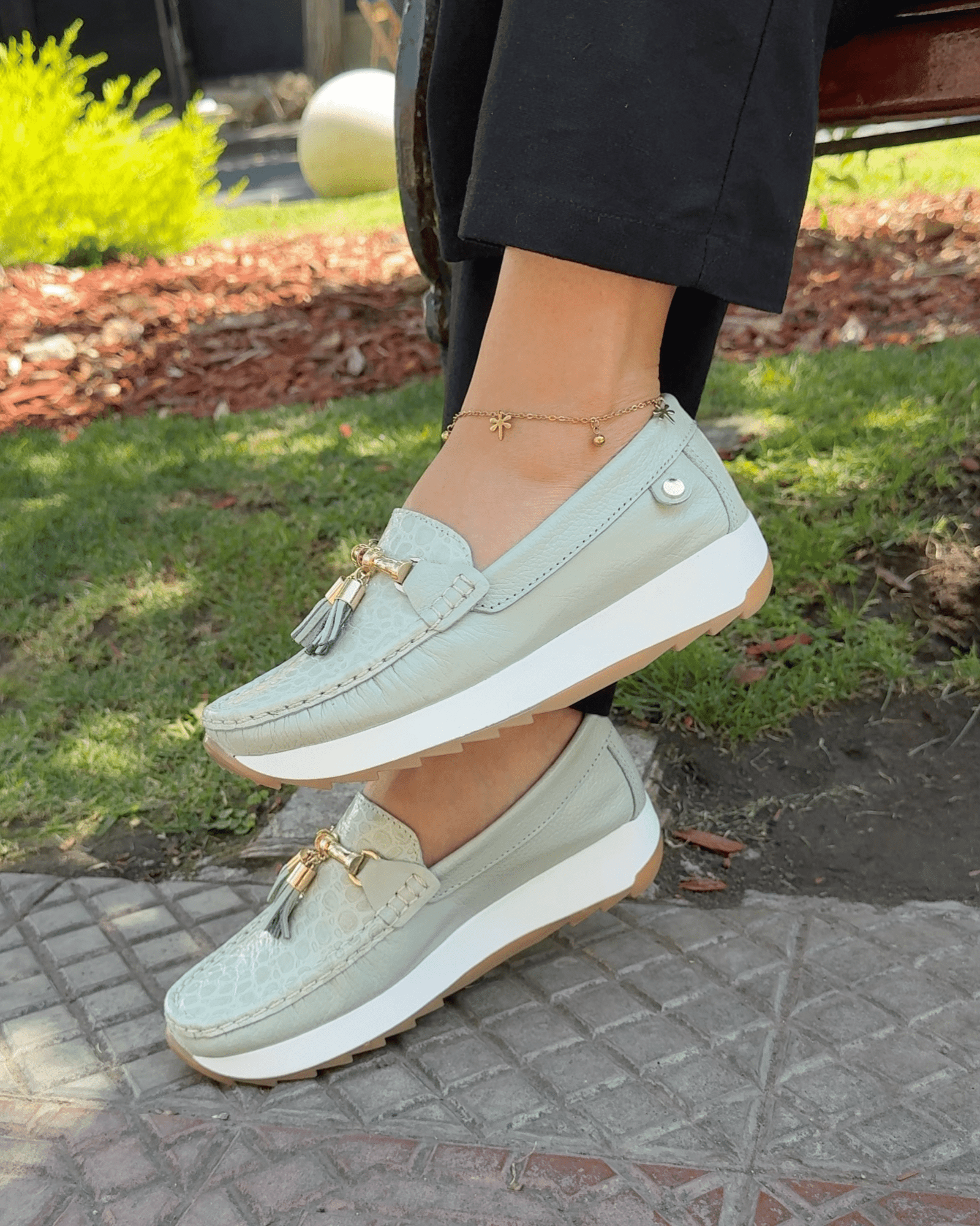 Mocasín Emma verde menta cuero mujer look completo | Maryori López