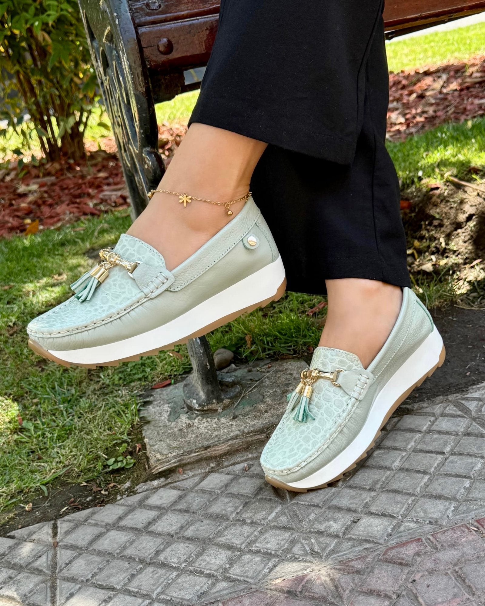 Mocasín Emma verde menta cuero natural mujer | Maryori López
