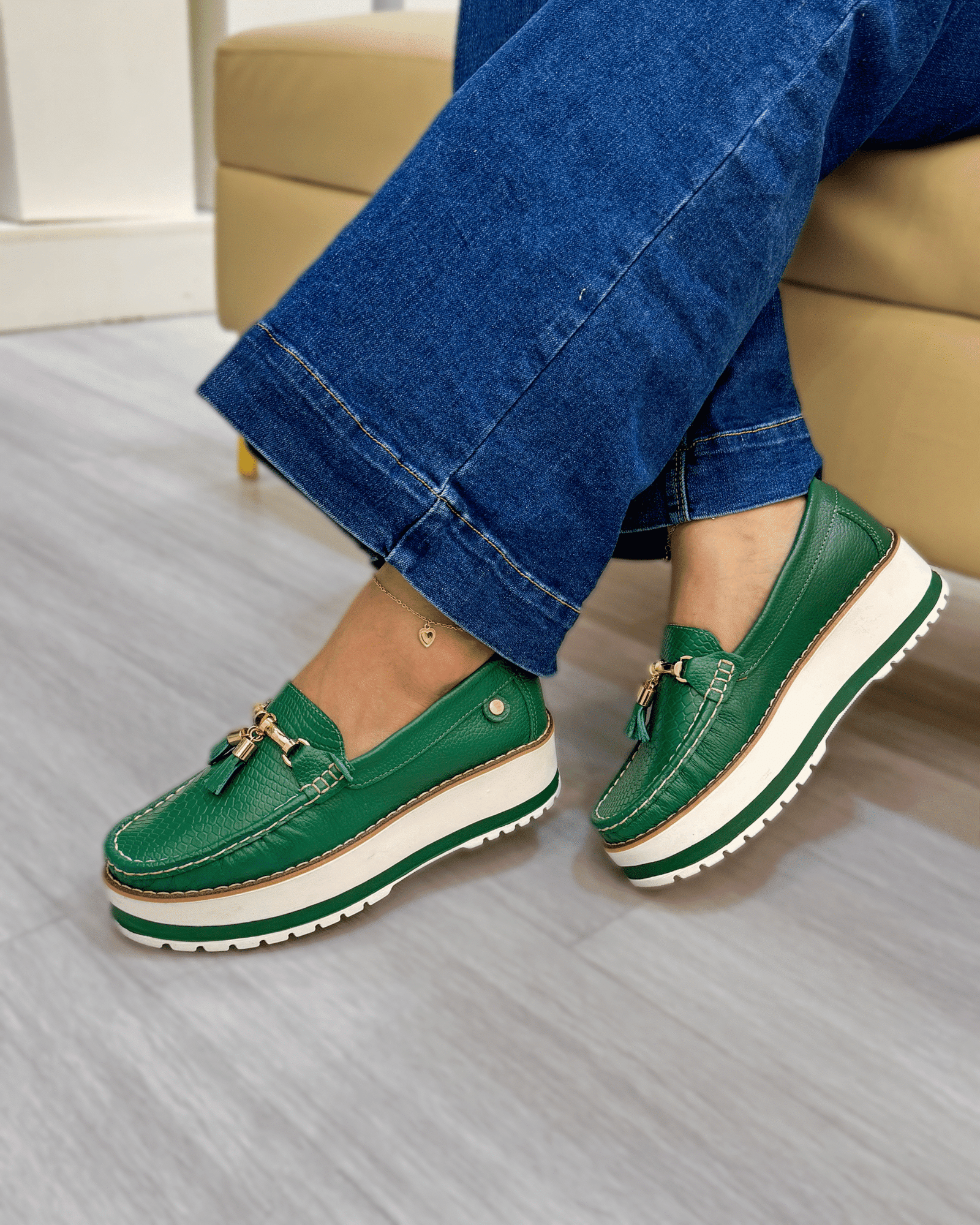 Mocasín Esmeralda verde cuero natural mujer plataforma | Maryori López