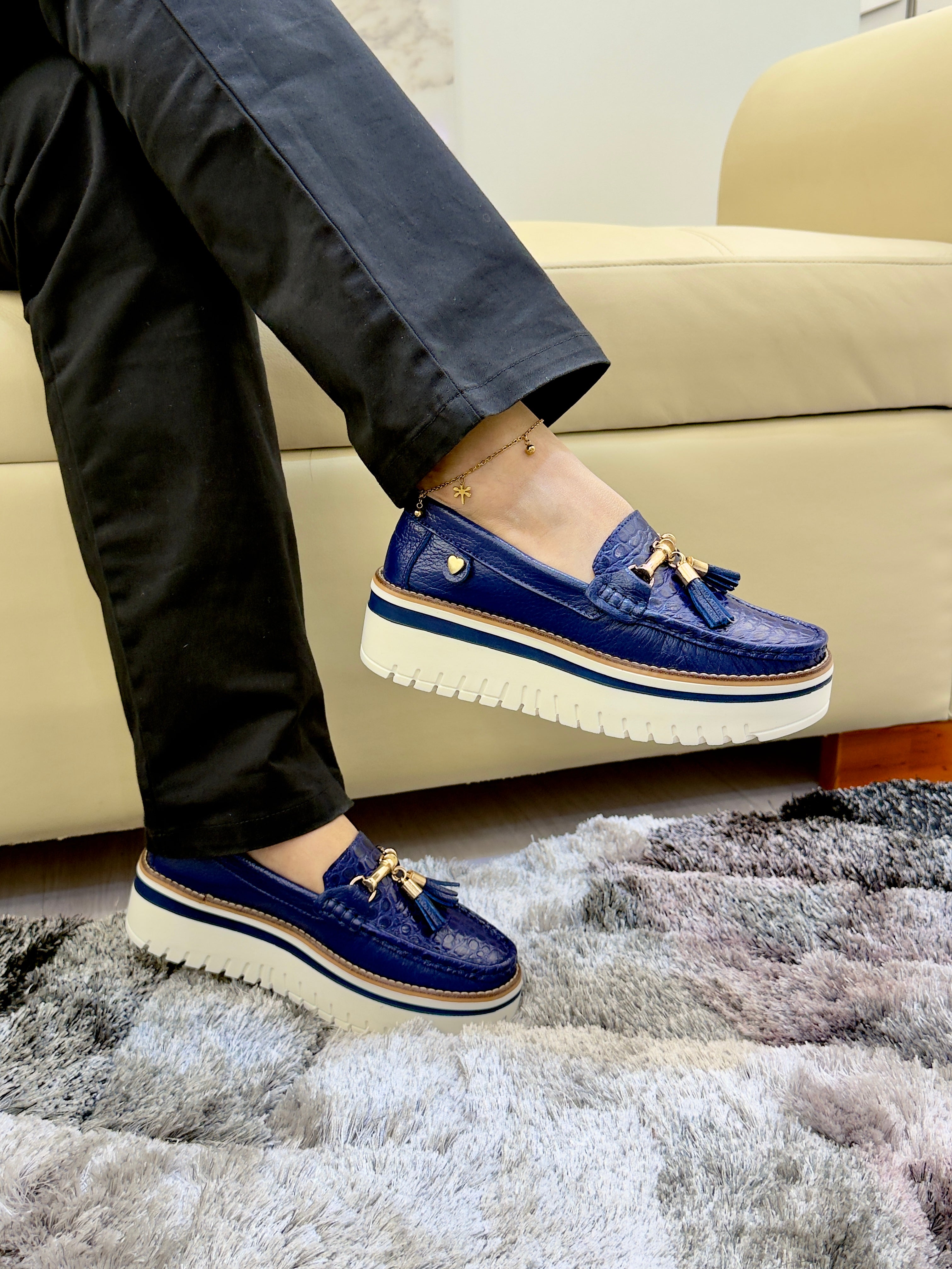 Mocasín Maripa azul cuero natural mujer plataforma | Maryori López