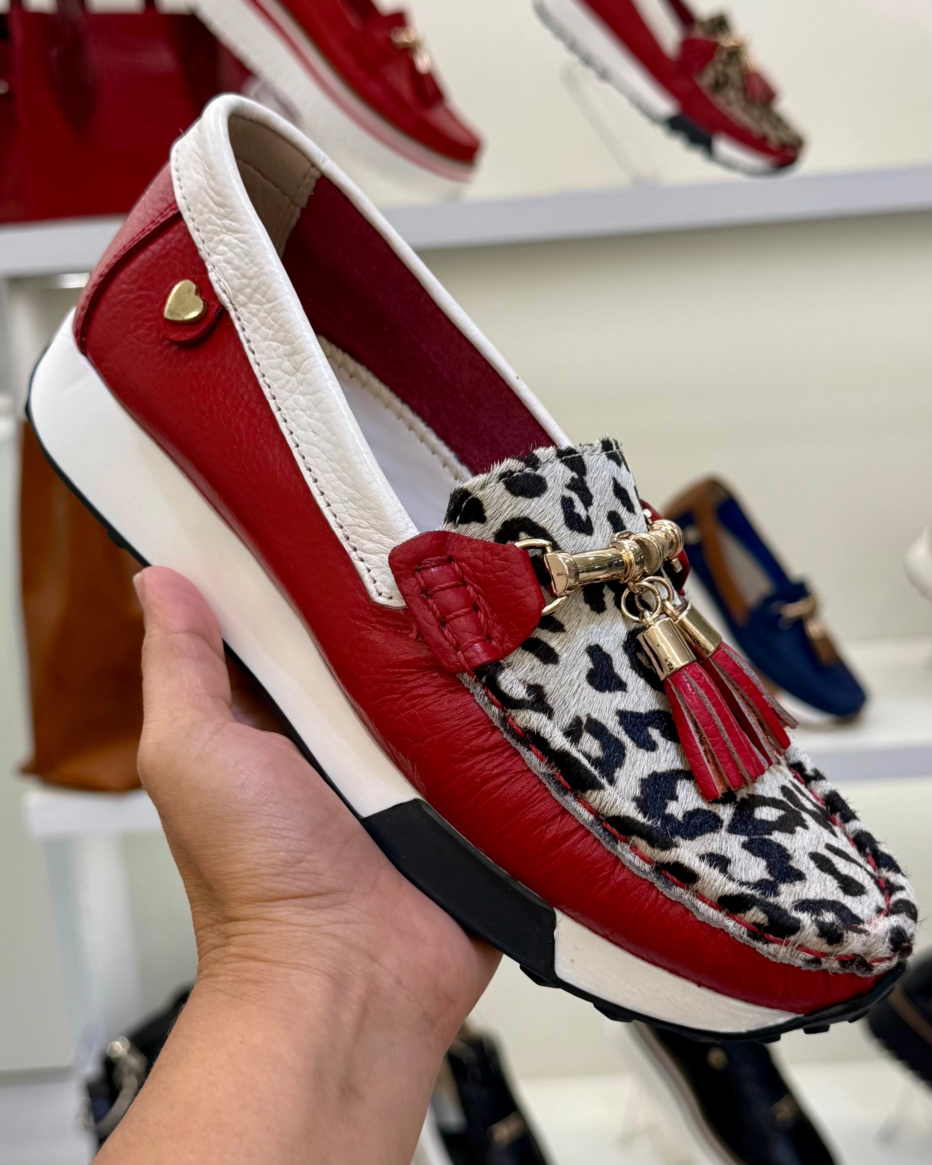 Mocasín Nicole rojo animal print cuero natural mujer | Maryori López