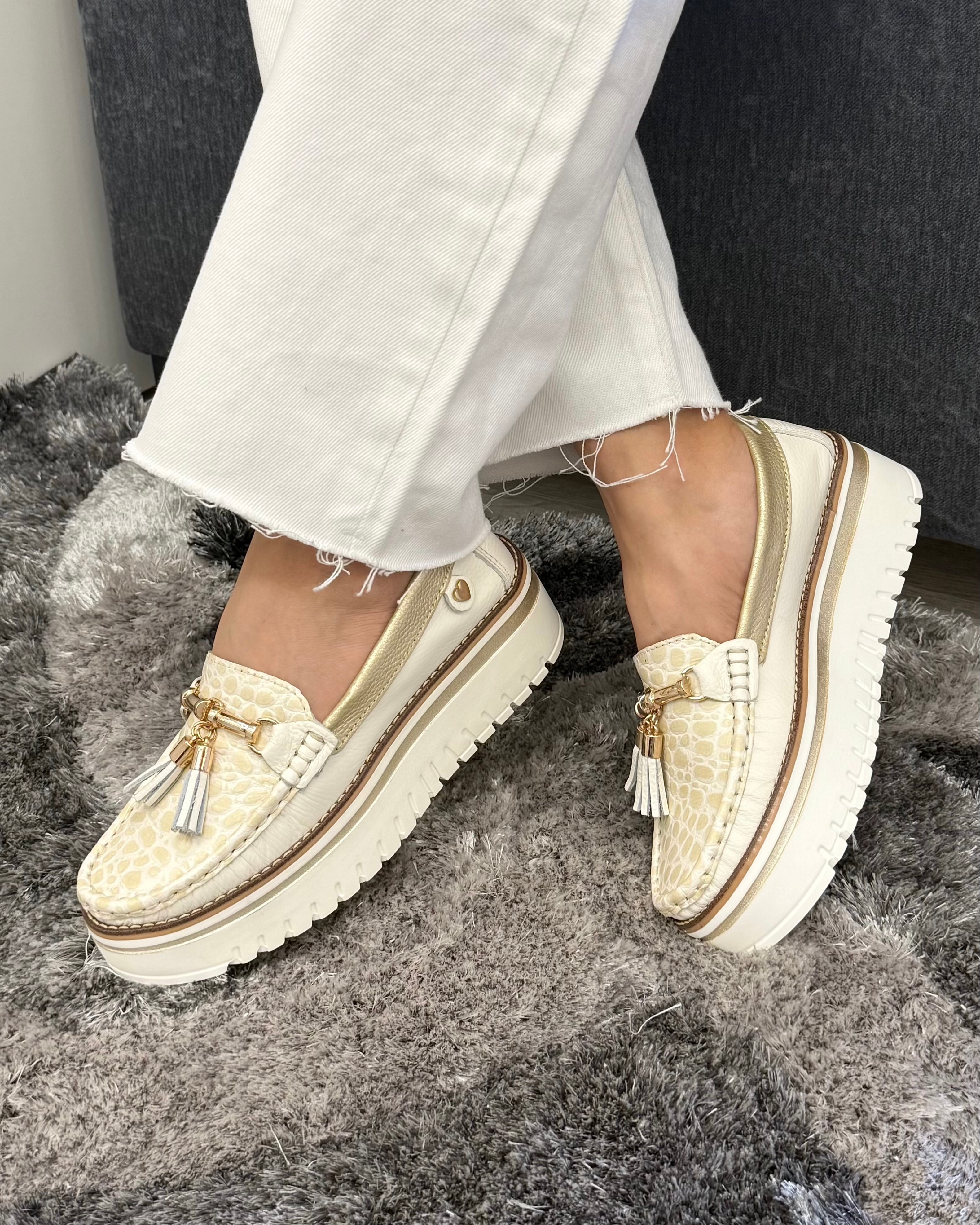 Mocasín Pamela beige cuero natural mujer plataforma | Maryori López
