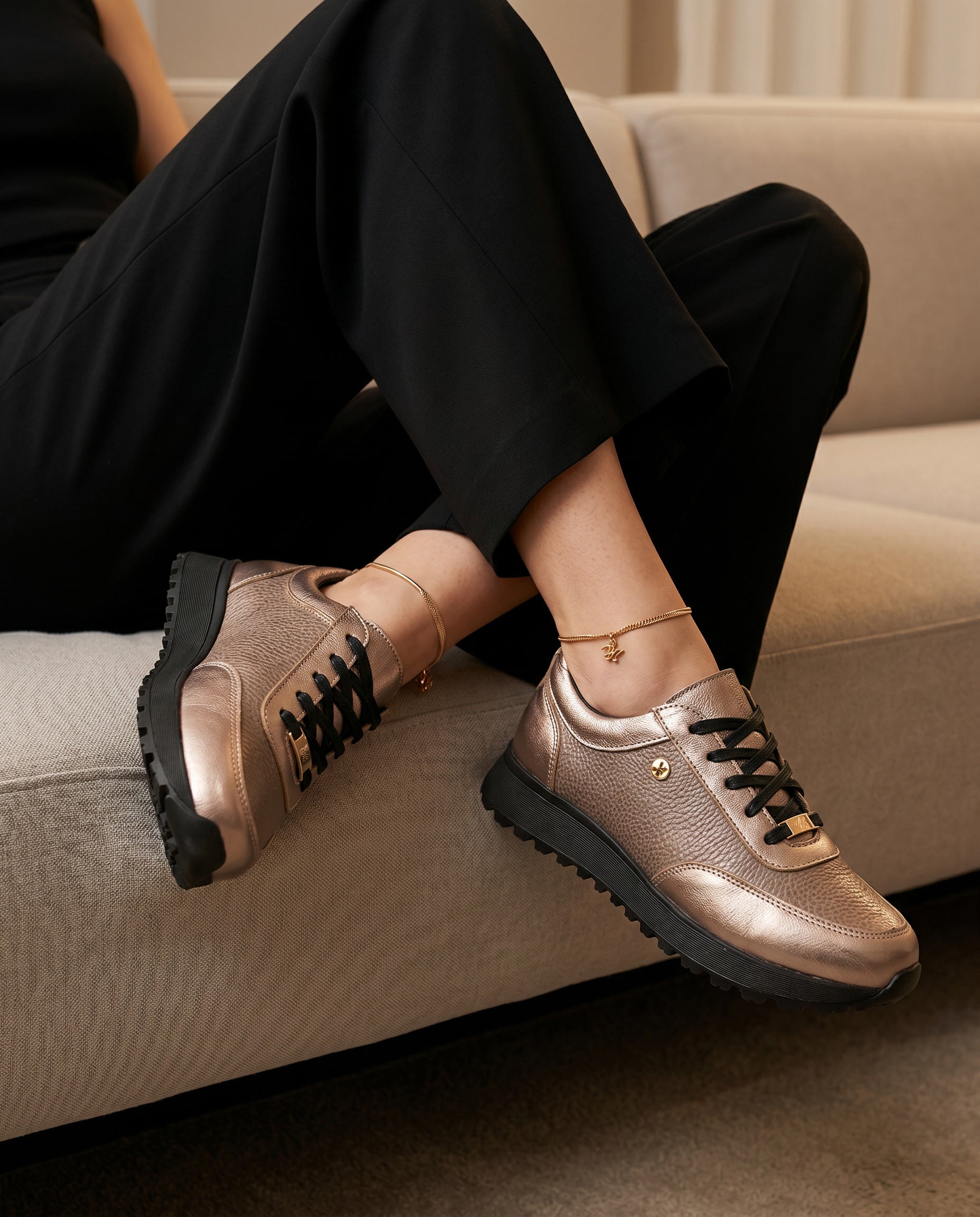 Zapatilla Vivian Bronce Cuero Mujer | Maryori López