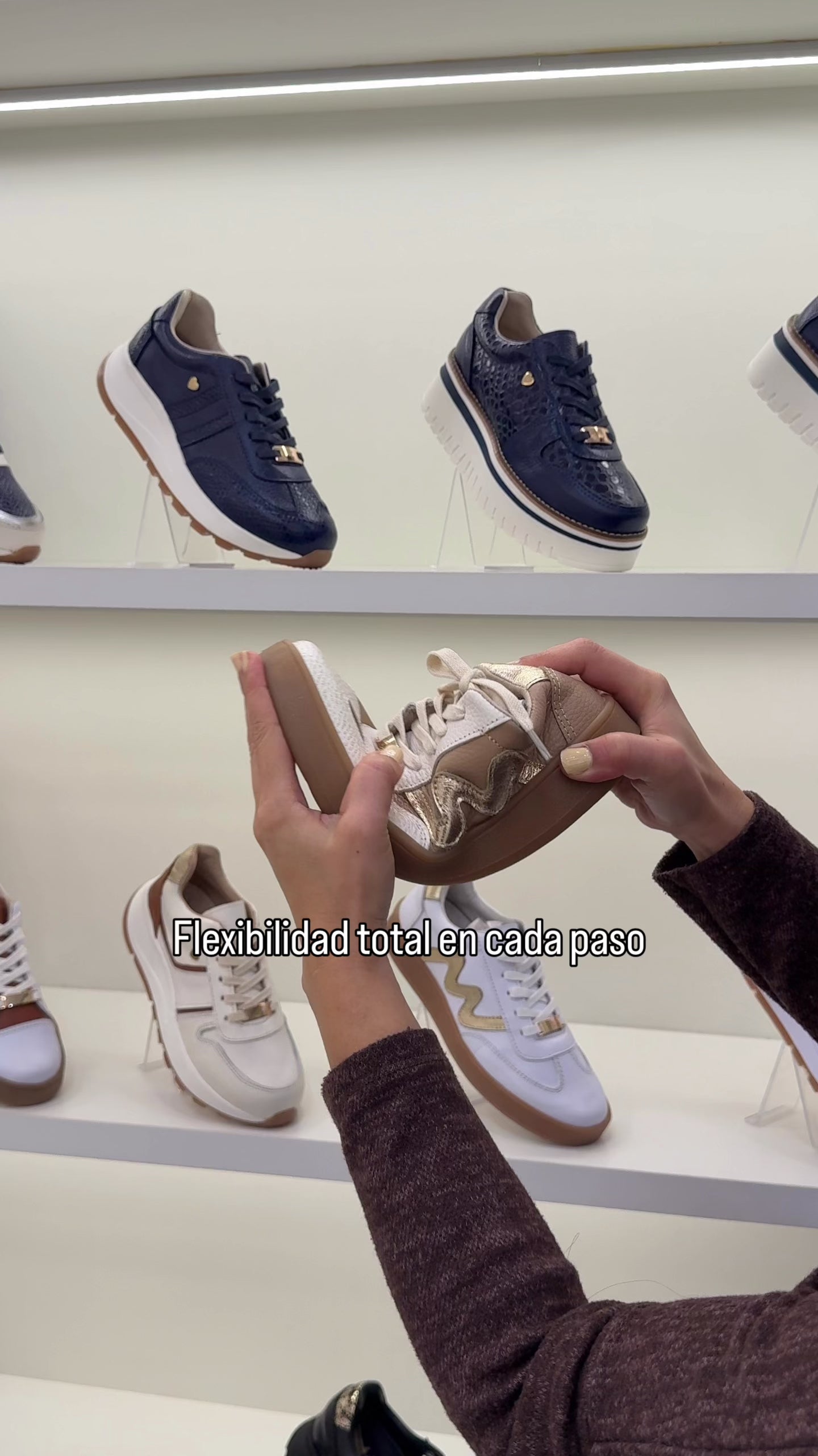 Video zapatilla Claudia taupe dorado crema cuero natural mujer | Maryori López