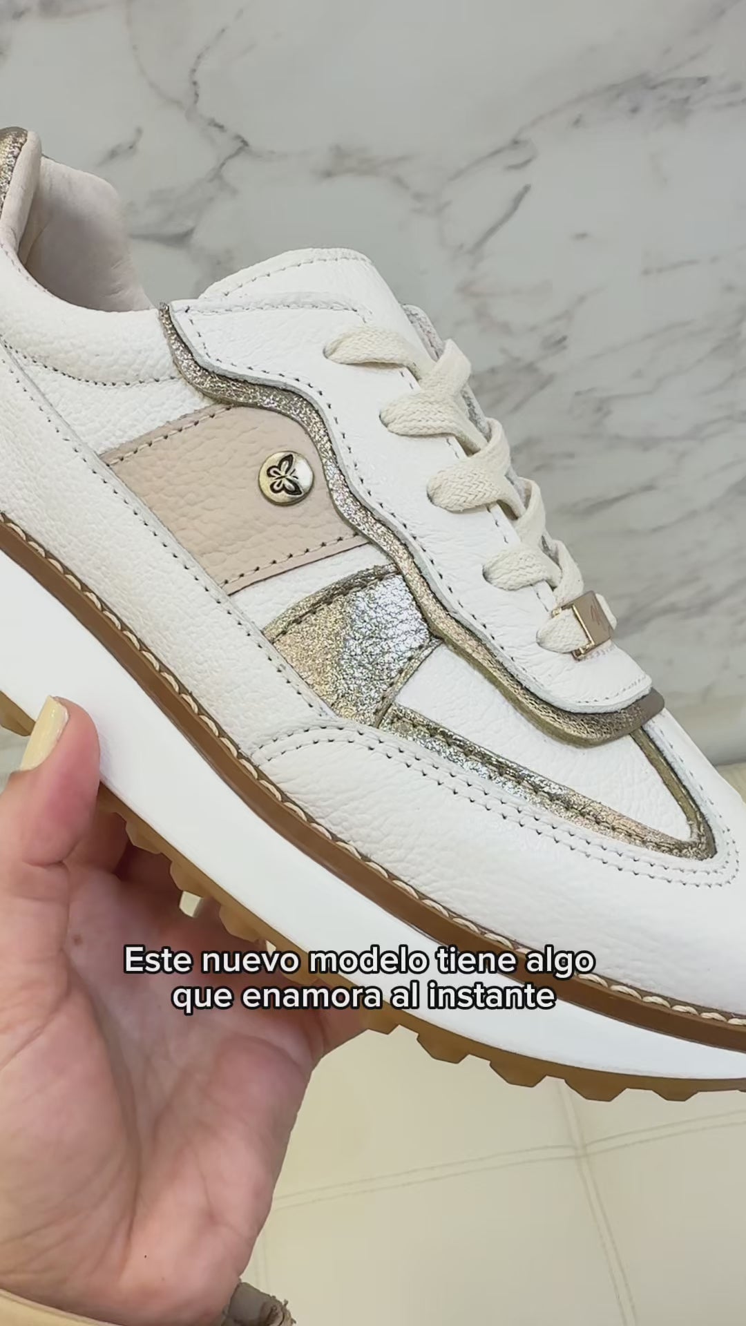Zapatilla Sigrid Beige Cuero Mujer | Maryori López