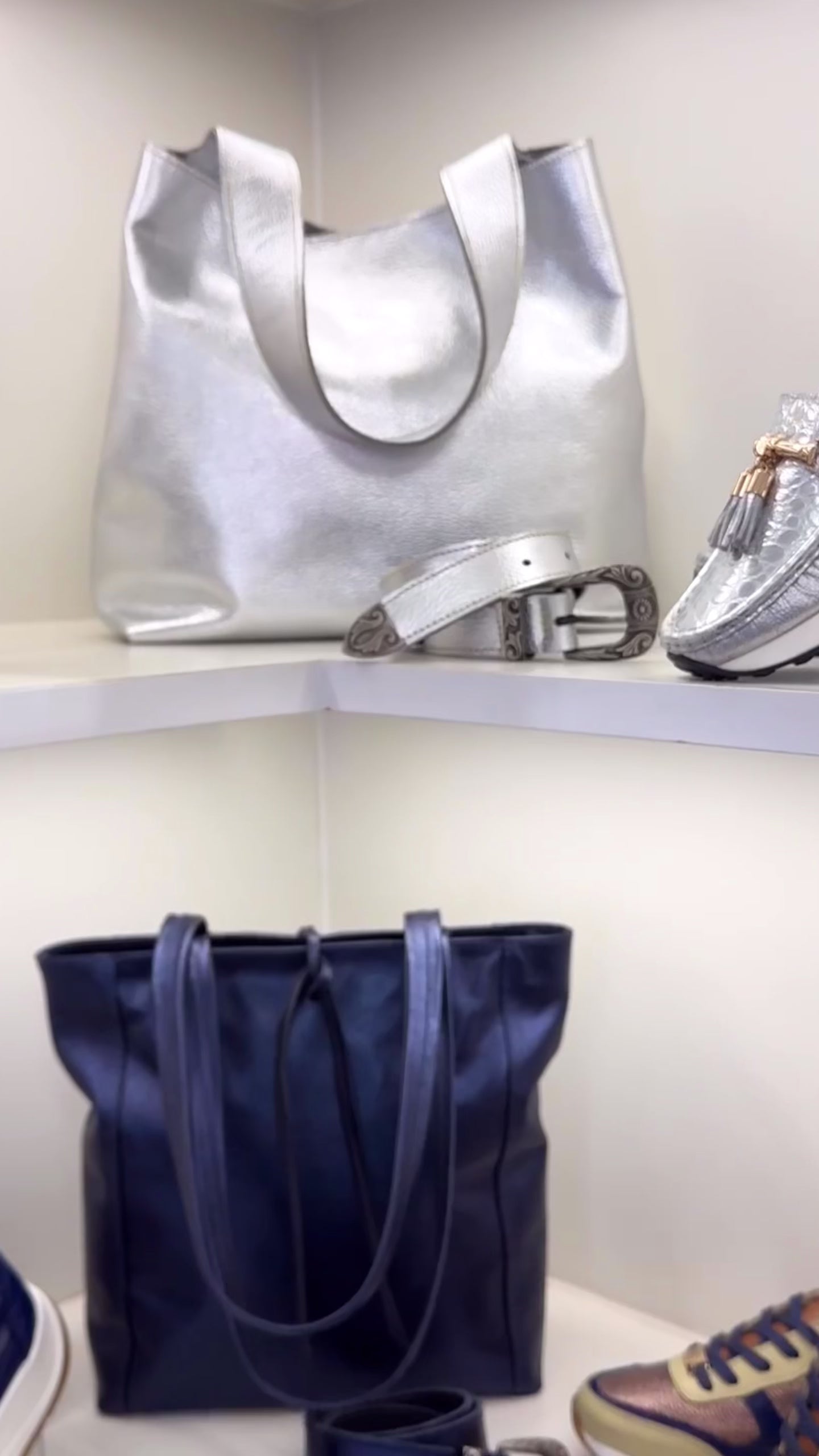 Video zapatilla Riviera azul cuero natural mujer | Maryori López
