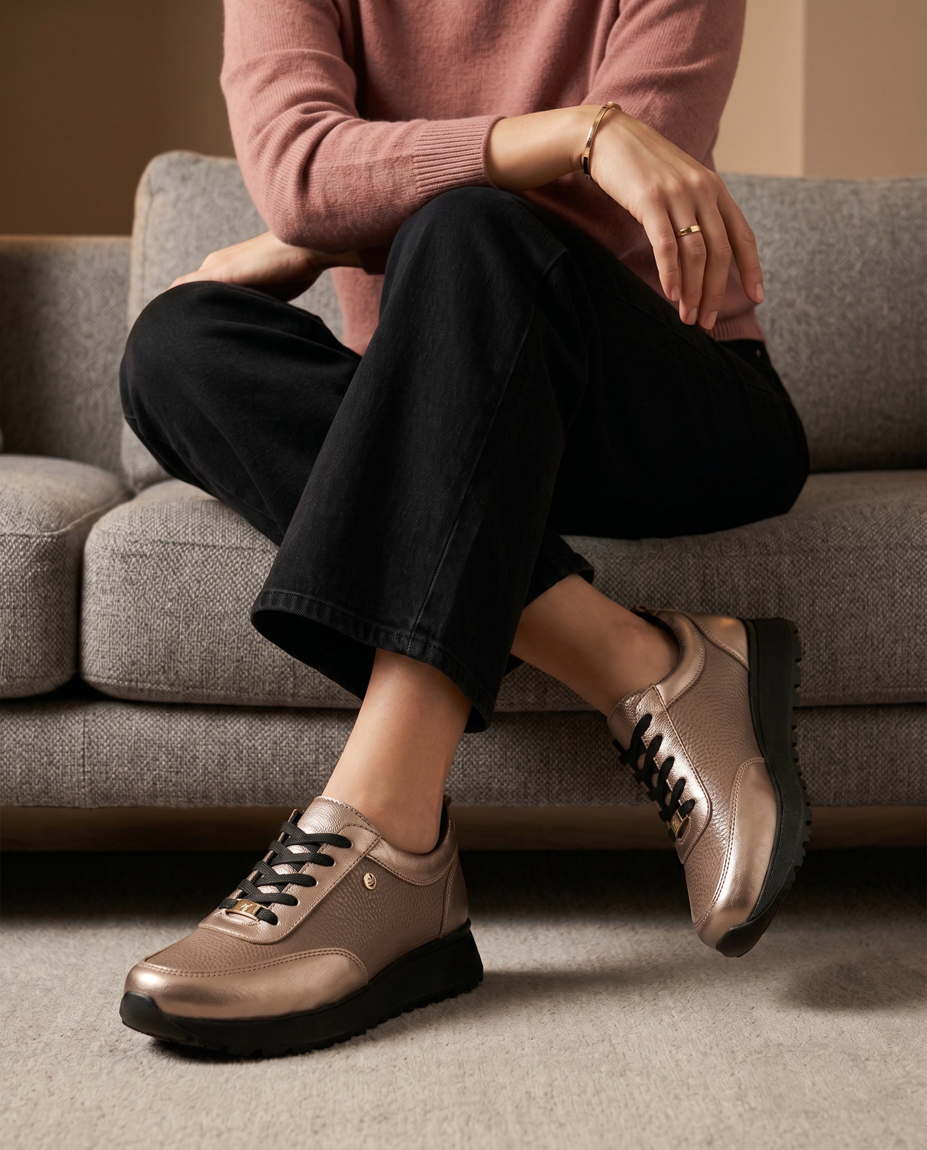 Zapatilla Vivian Bronce Cuero Mujer | Maryori López