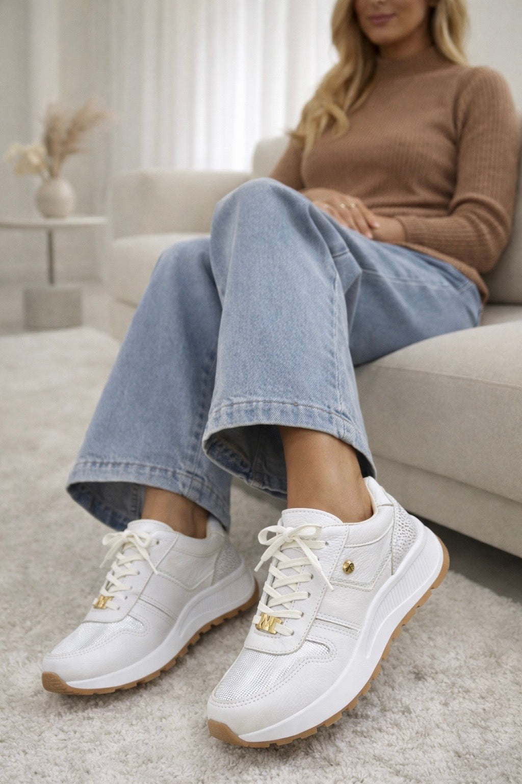 Zapatilla Andrea blanco cuero mujer look completo | Maryori López