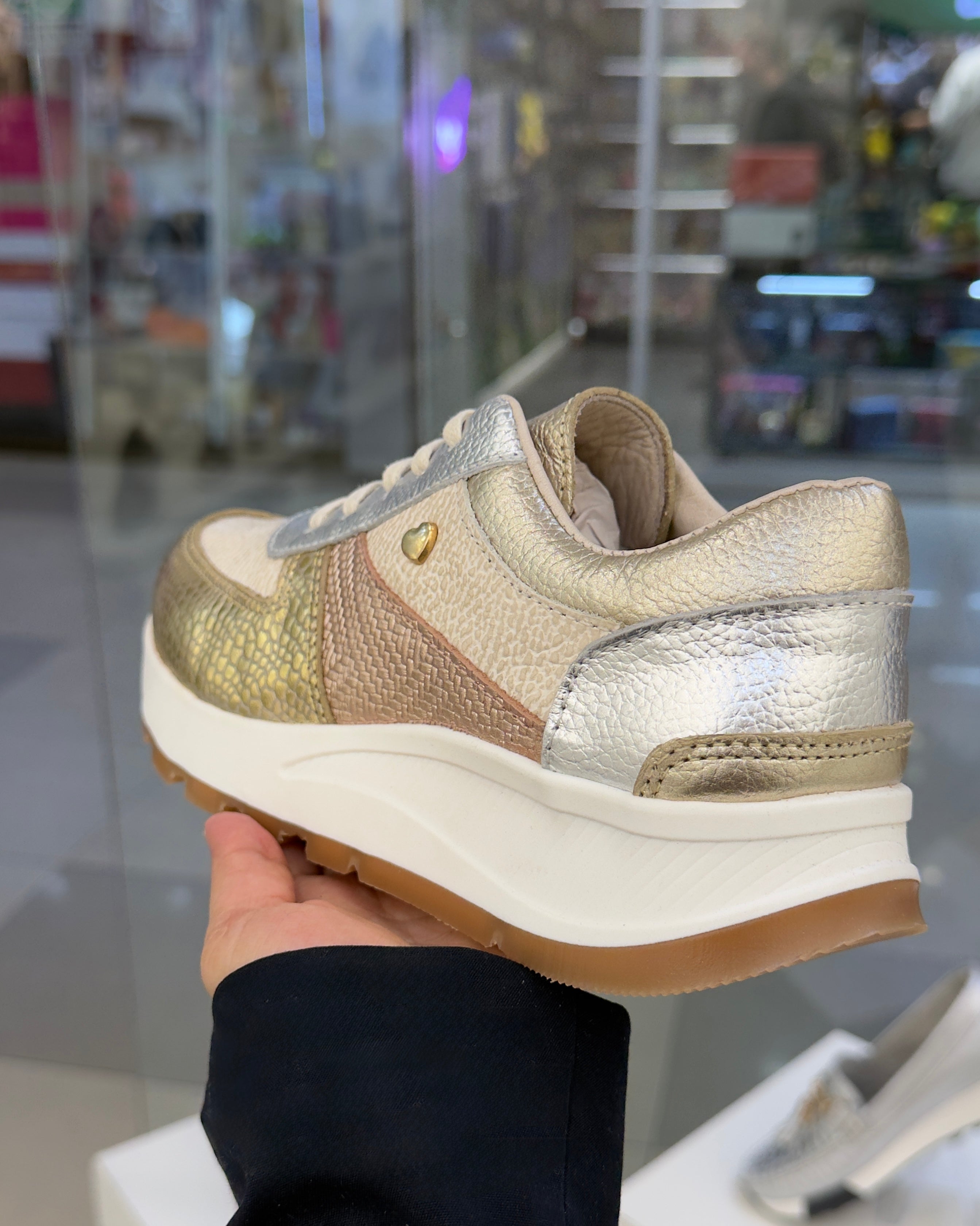 Vista lateral zapatilla Giulia multitono cuero natural | Maryori López