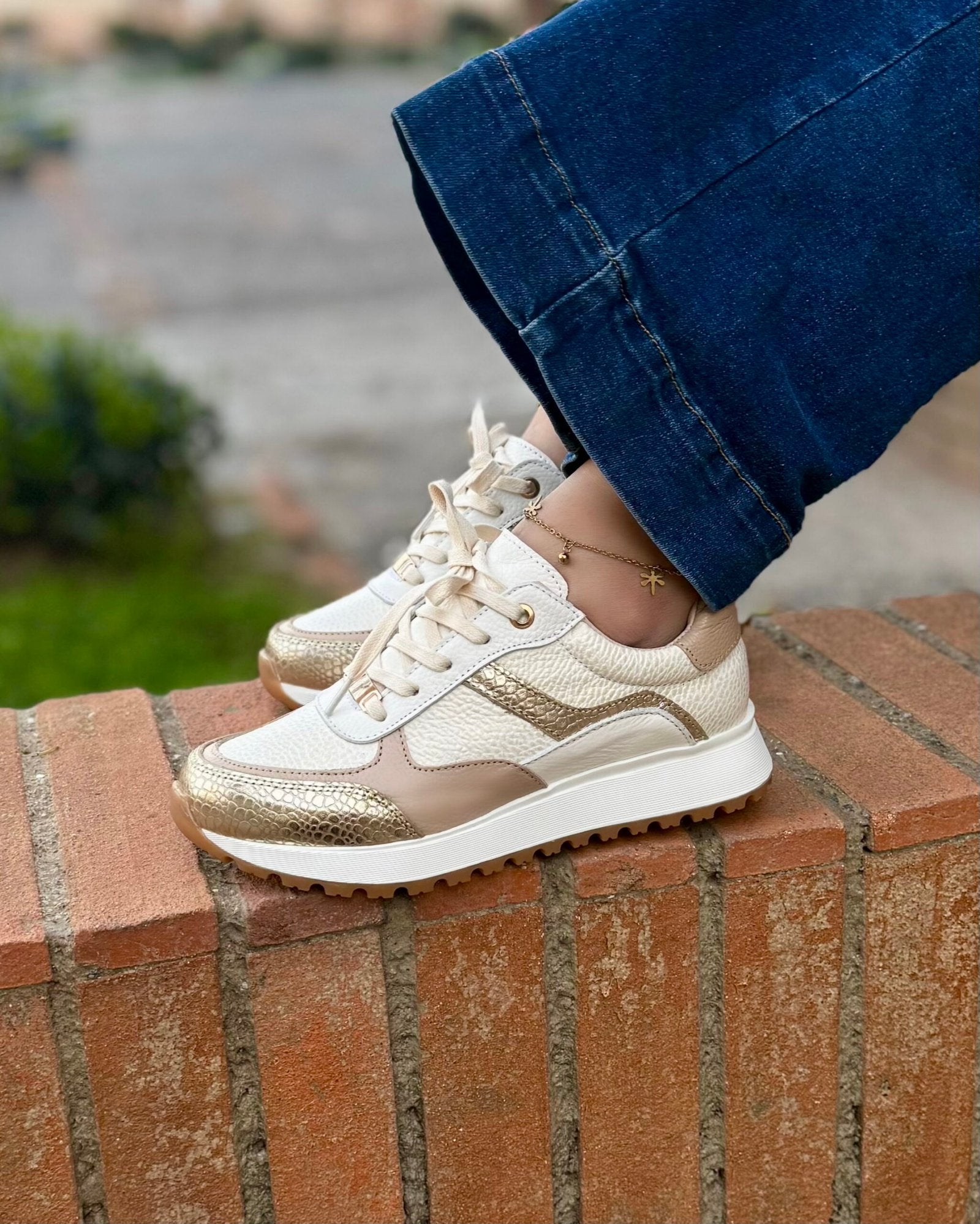 Zapatilla Magdalena crema cuero natural mujer plataforma | Maryori López