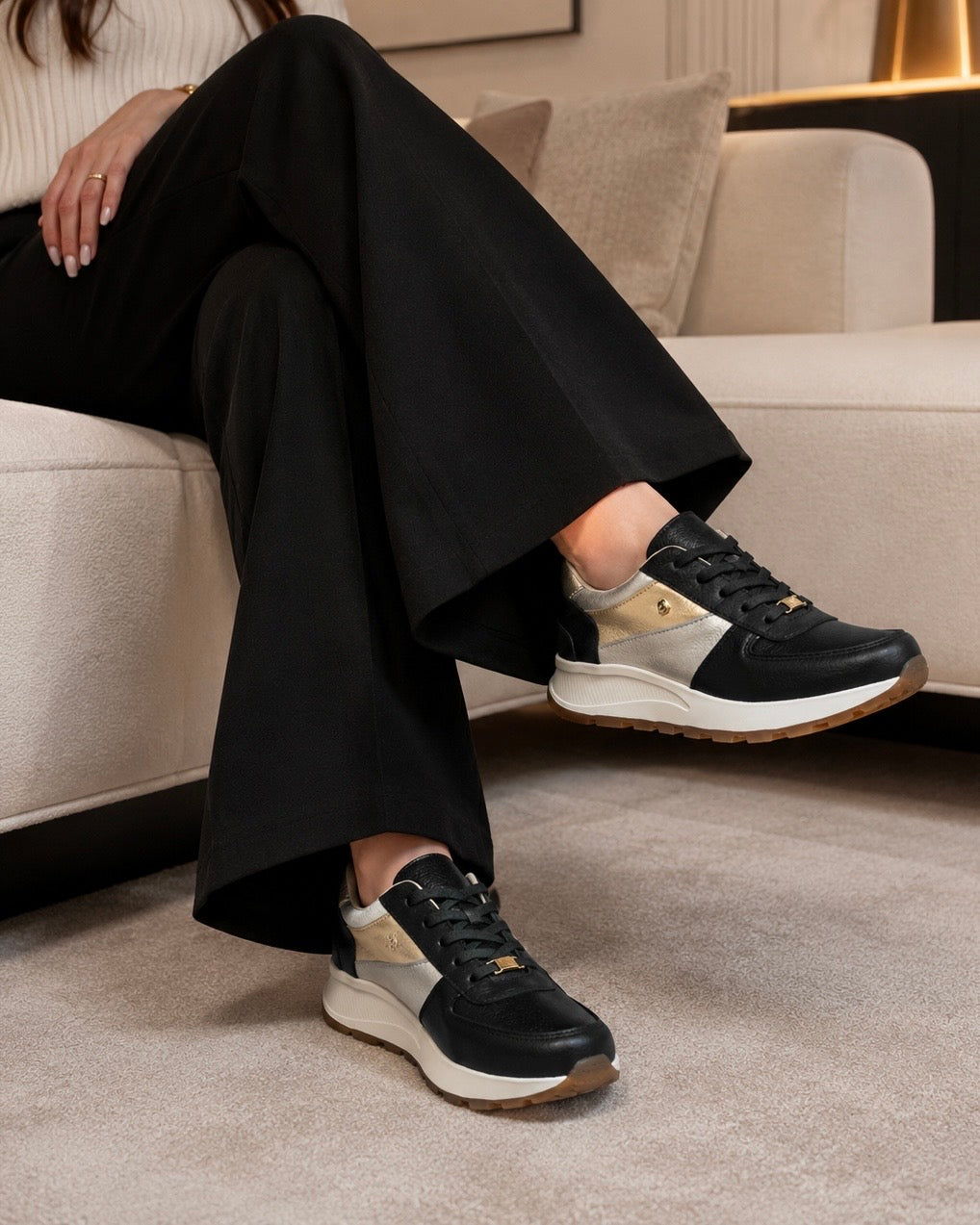 Zapatilla Rebeca negro dorado plateado cuero natural mujer | Maryori López