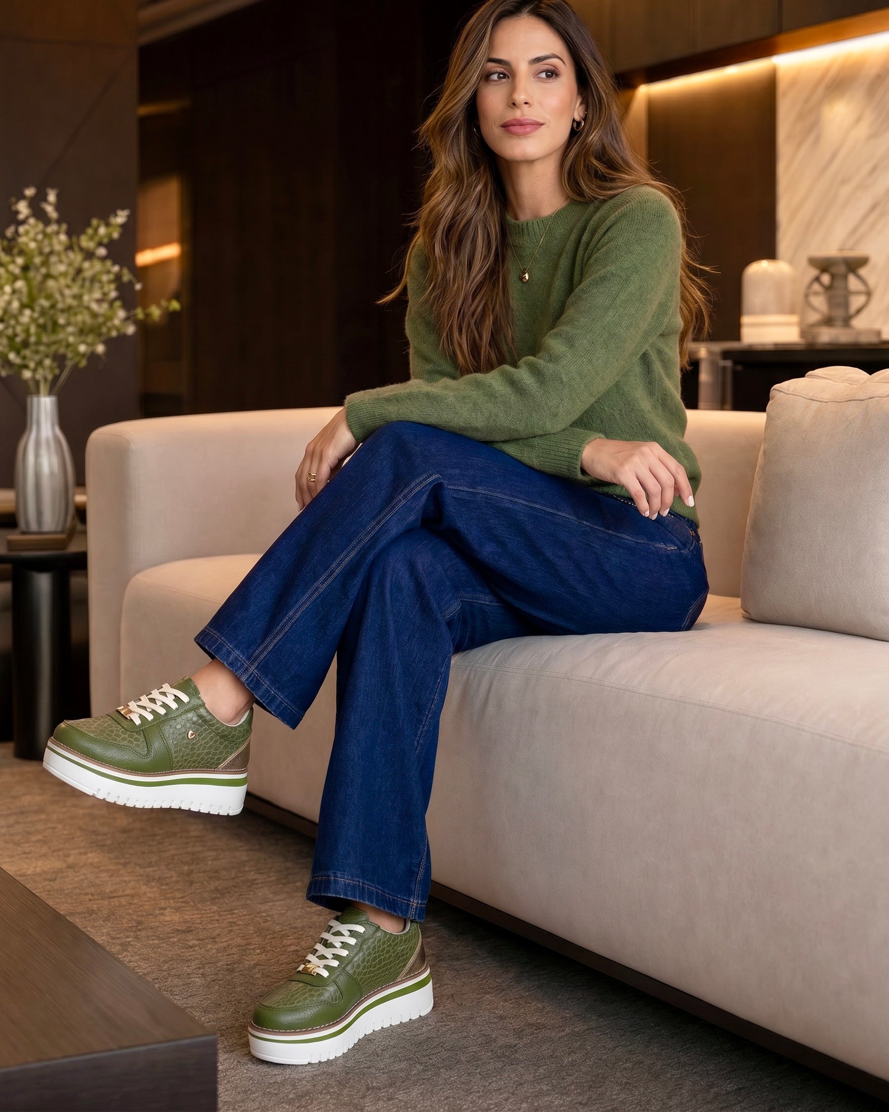 Zapatilla Riviera verde cuero mujer look completo | Maryori López