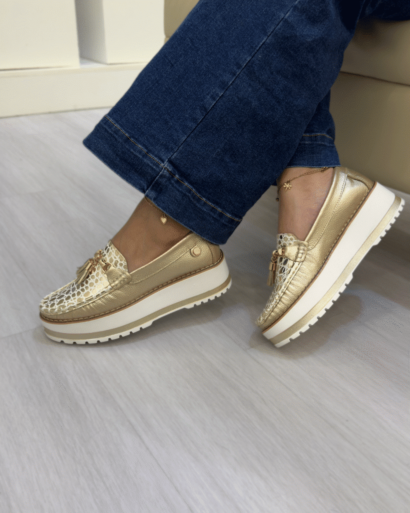 Mocasines de Cuero Dorado para Mujer Calzados Maryori López