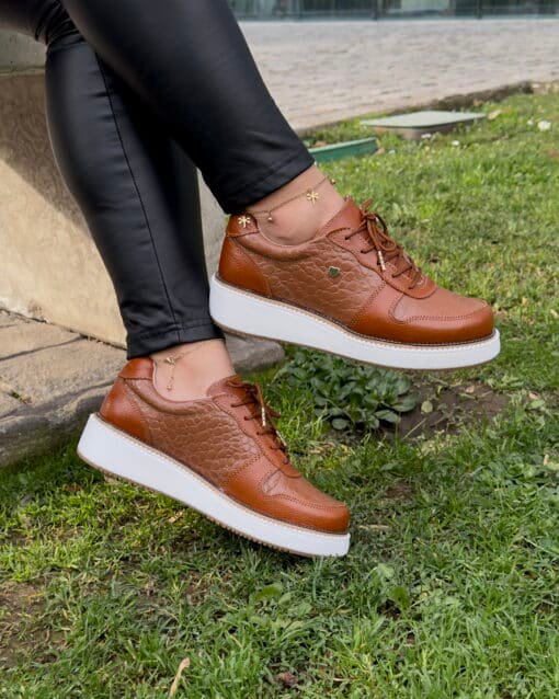 Zapatilla Alba Camel Cuero Mujer | Maryori López