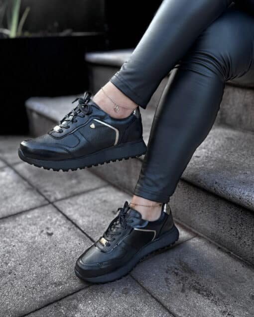 Zapatilla Amanda Negro Cuero Mujer | Maryori López