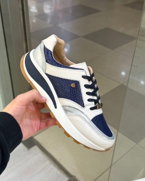 Zapatilla Brigette Azul Cuero Mujer | Maryori López
