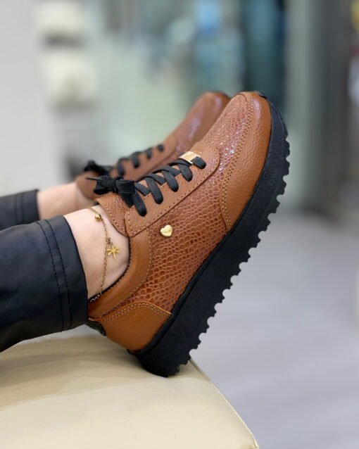 Zapatilla Mercedes Camel Cuero Mujer | Maryori López