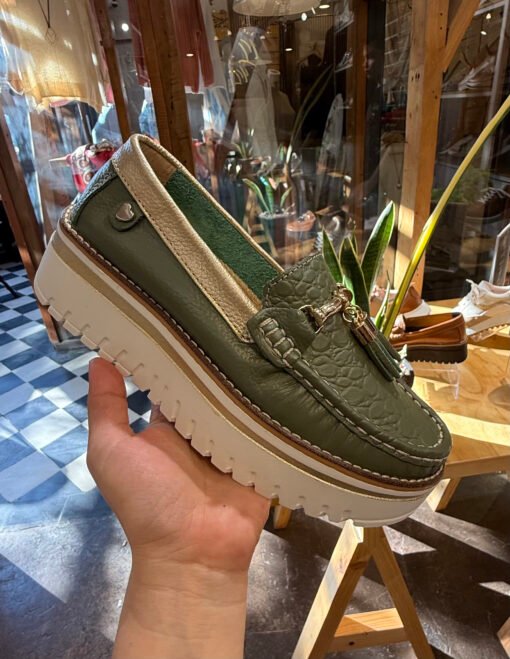 Mocasín Isabella Verde Plataforma Cuero Mujer | Maryori López